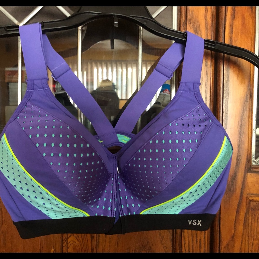 Beautiful VSX sports bra size 34C